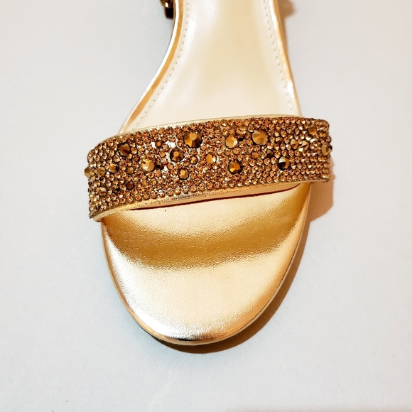 Betsey Johnson Mari heels NIB - Picture 3 of 7